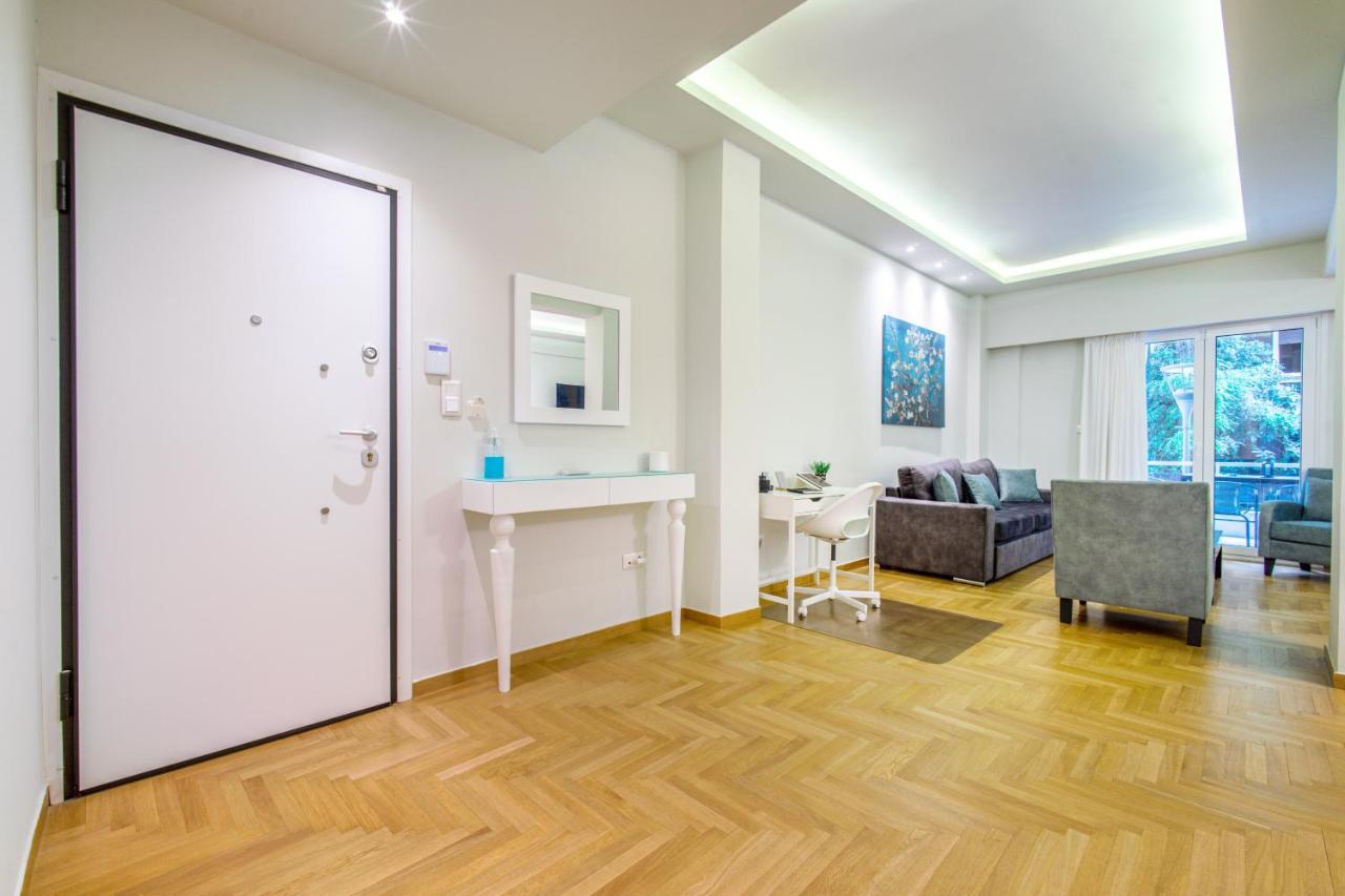 Urban Luxury On A Quiet Street In The Center Of Athens Apartamento Exterior foto