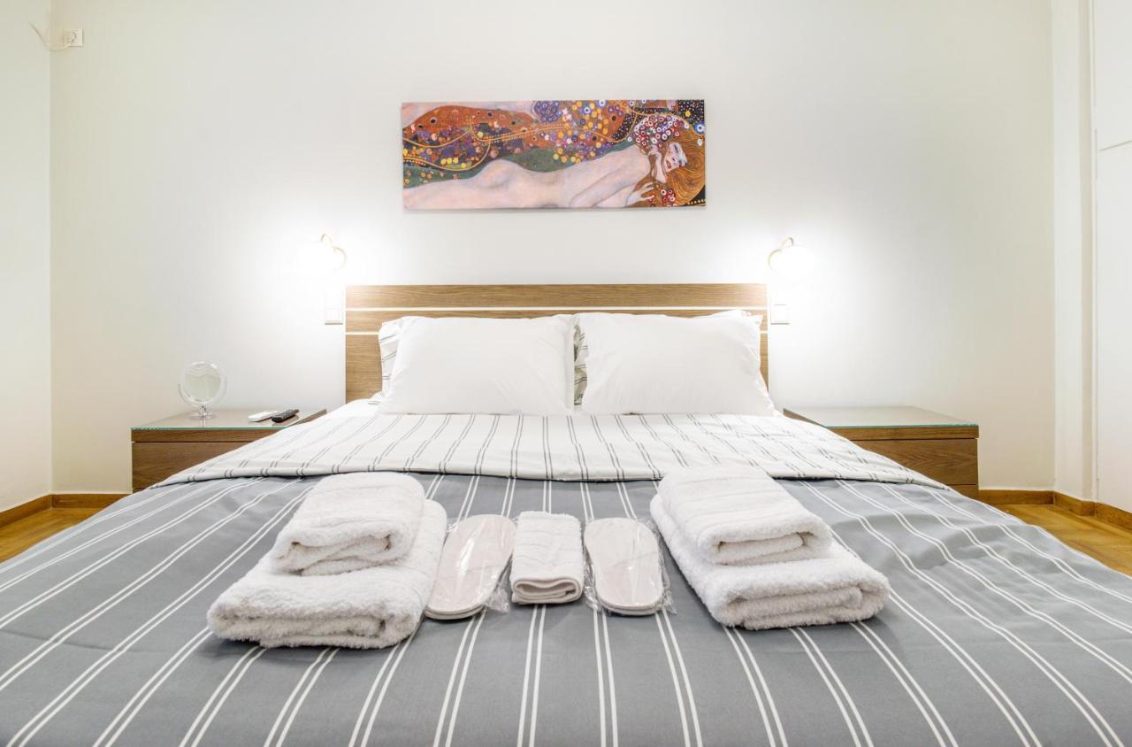 Urban Luxury On A Quiet Street In The Center Of Athens Apartamento Exterior foto